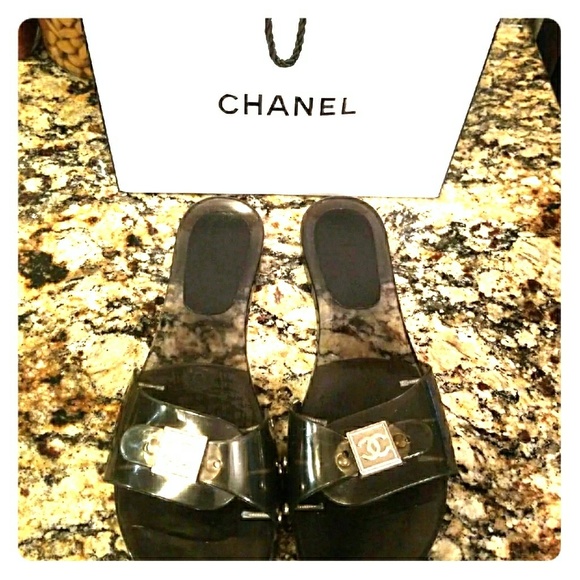 Chanel Slides - Picture 2 of 4